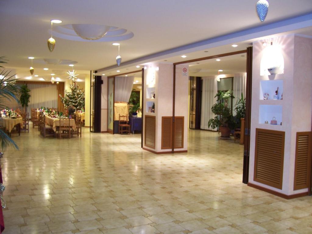 Hotel Marrani Ronta Bagian luar foto